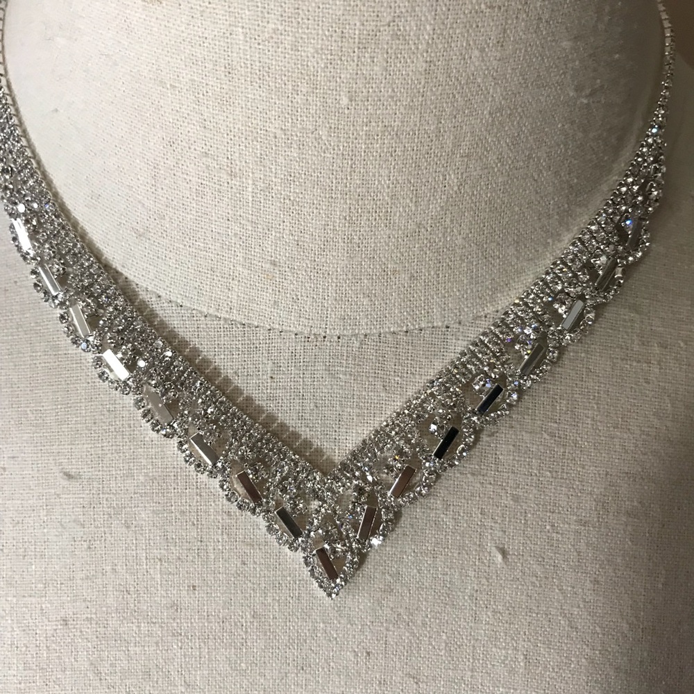 Silver Necklace and Earring Set🎁